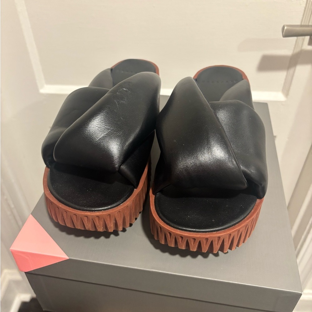 Elegant Black Leather Sandals with Brown Soles - Picture 2 of 5
